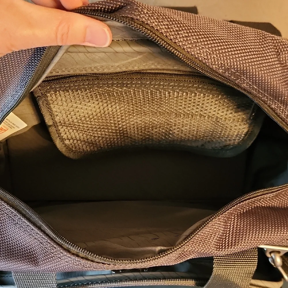 Ricardo Omega Plus Personal Bag, Olive Green, NWOT